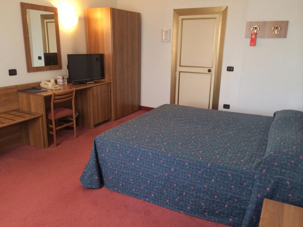 Hotel Arcobaleno Vimodrone Room photo